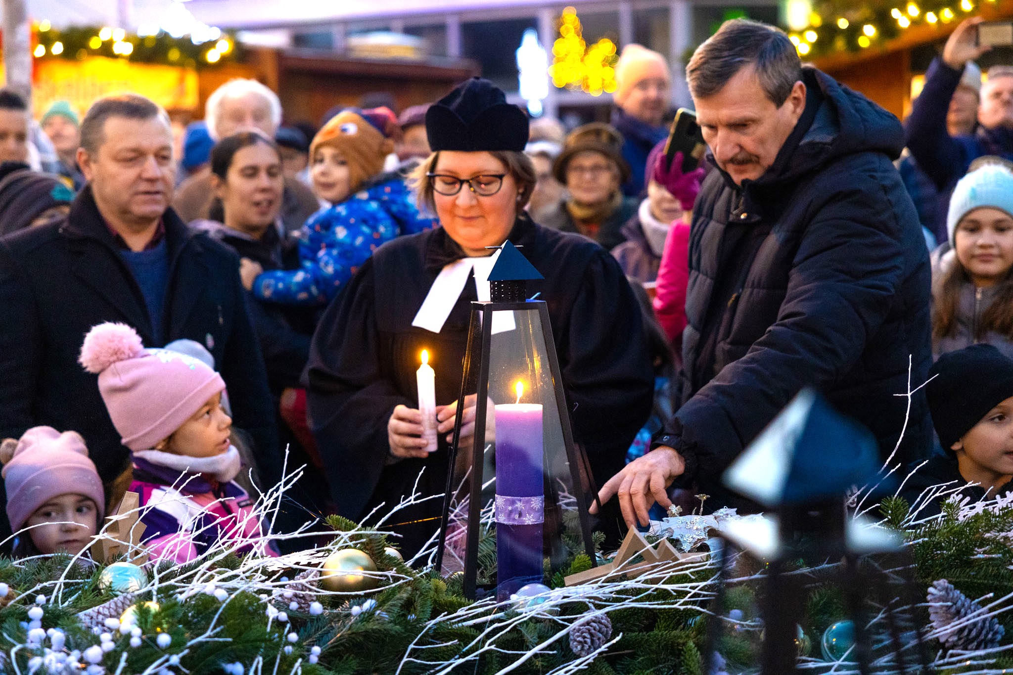 The hopeful flame of faith shines on the Advent wreath – Dunakanyar Region